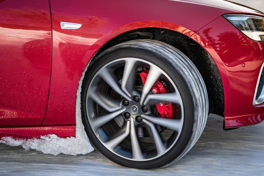 Колеса Opel Insignia GSi Sports Tourer 2020 года  (фото 11 из 28)